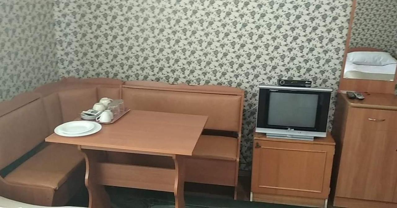 Hotel Gostynnyi Dvir Sharhorod Eksteriør billede