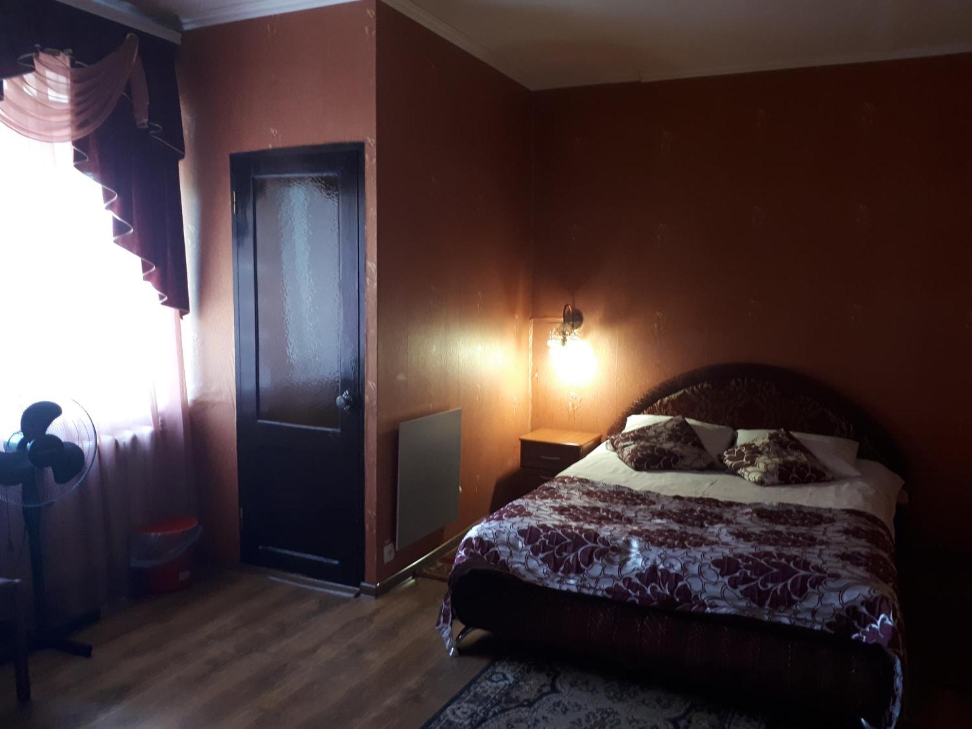 Hotel Gostynnyi Dvir Sharhorod Eksteriør billede