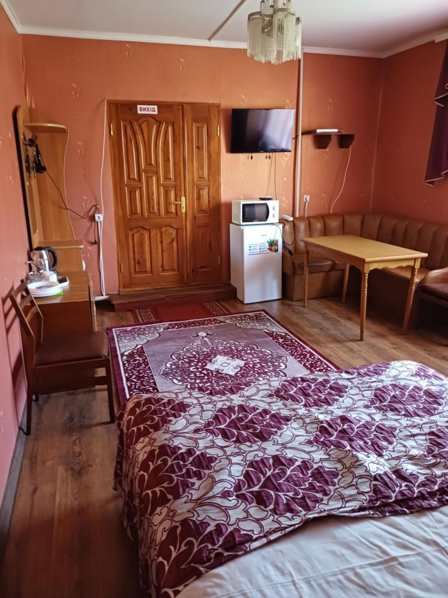 Hotel Gostynnyi Dvir Sharhorod Eksteriør billede