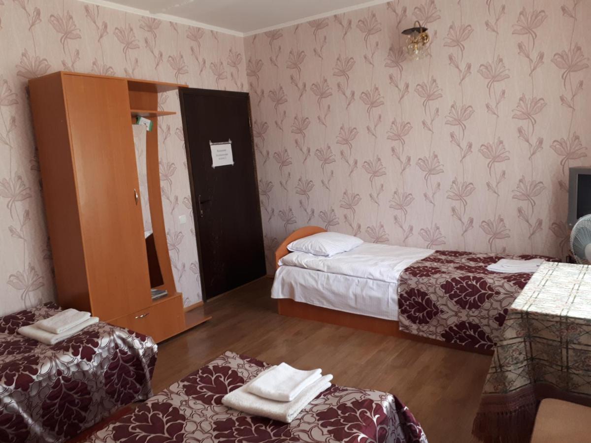 Hotel Gostynnyi Dvir Sharhorod Eksteriør billede
