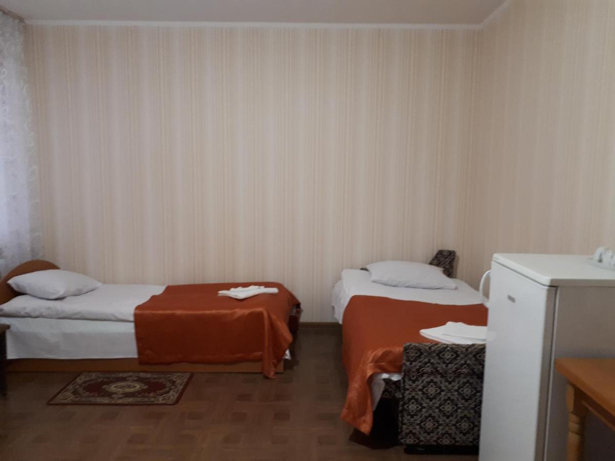 Hotel Gostynnyi Dvir Sharhorod Eksteriør billede